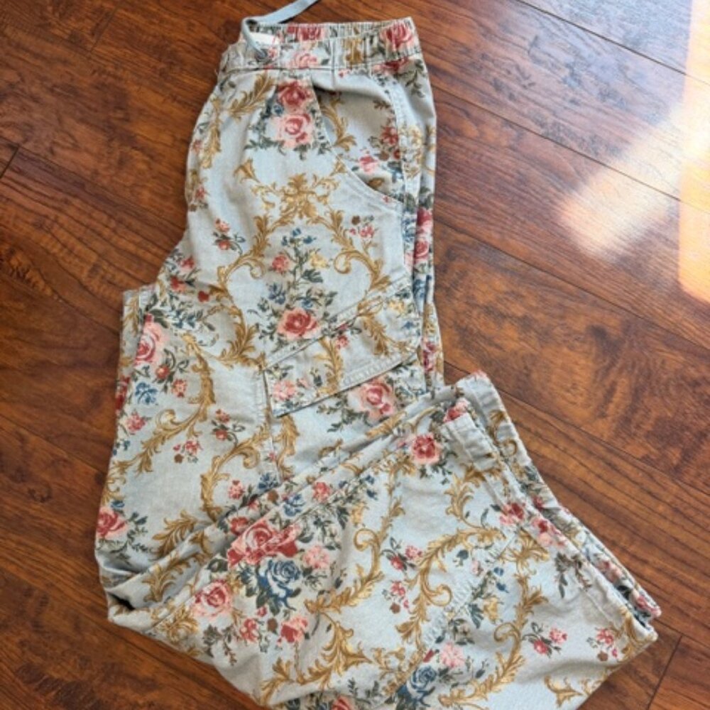 Urban Outfitters Station Cocoon Baggy Barrel Cargo Pants